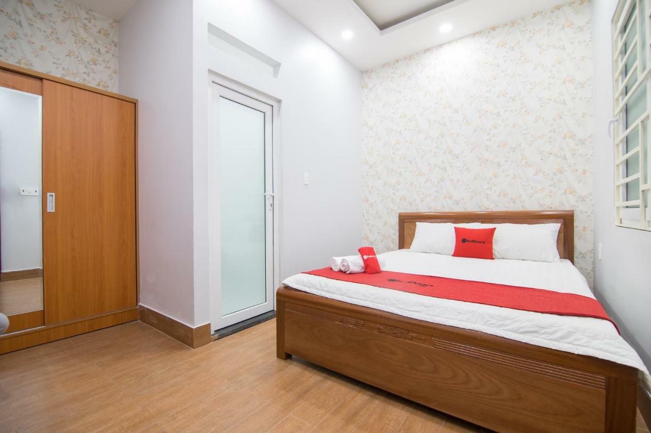 Reddoorz Plus @ Huynh Tan Phat Хошимін Екстер'єр фото