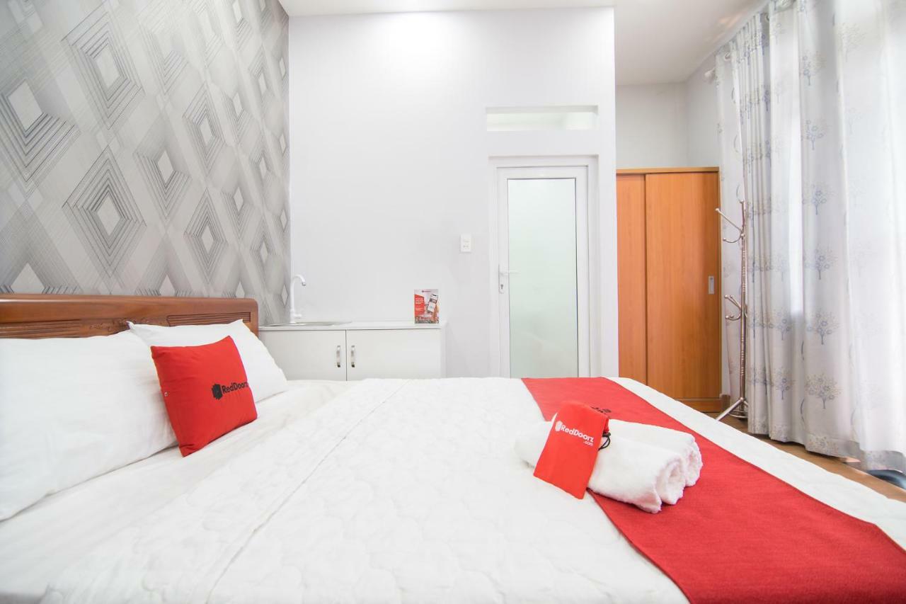 Reddoorz Plus @ Huynh Tan Phat Хошимін Екстер'єр фото