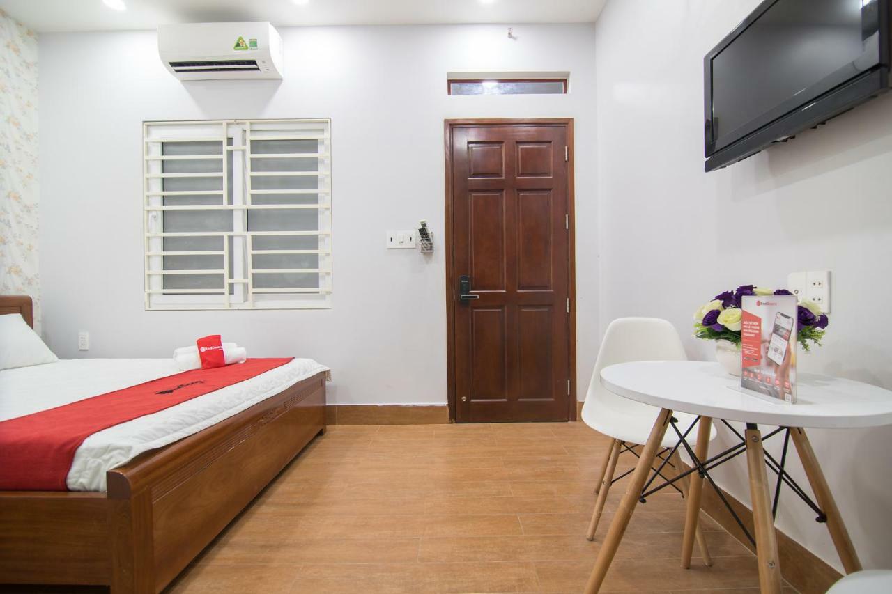 Reddoorz Plus @ Huynh Tan Phat Хошимін Екстер'єр фото