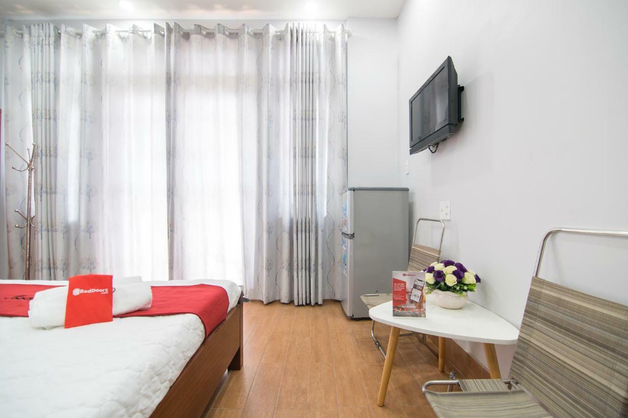 Reddoorz Plus @ Huynh Tan Phat Хошимін Екстер'єр фото