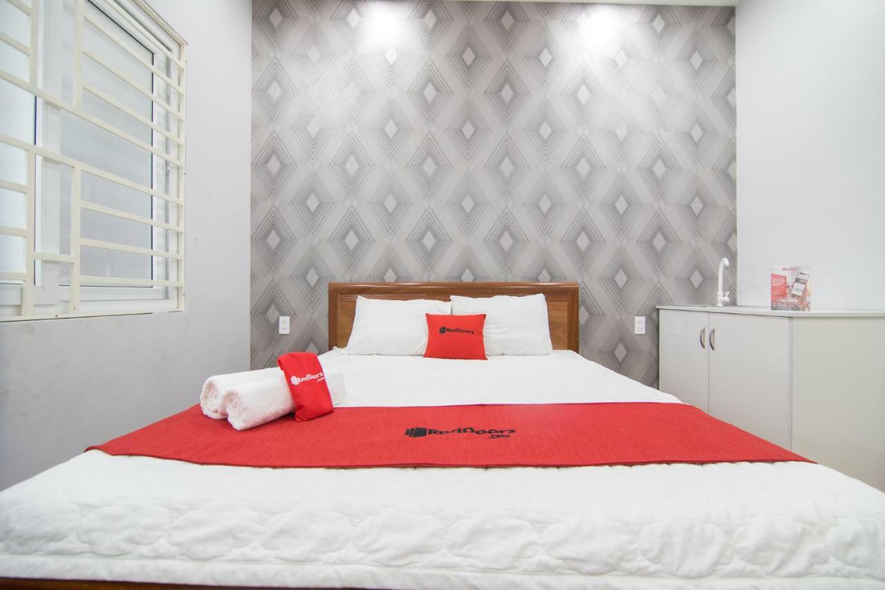 Reddoorz Plus @ Huynh Tan Phat Хошимін Екстер'єр фото